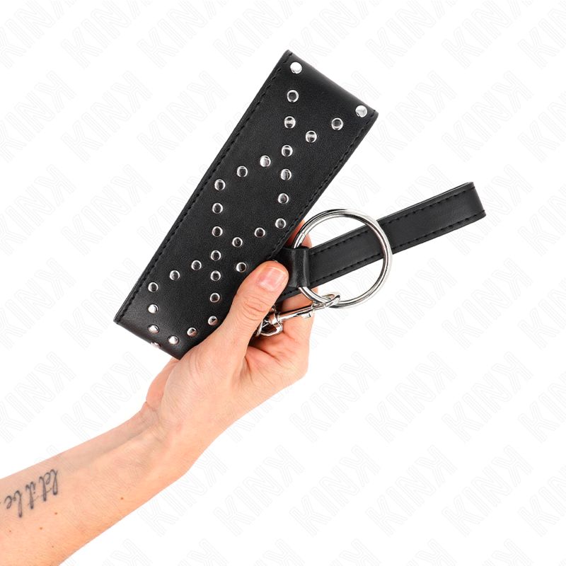 KINK - HALSBAND 65 CM MET LEIDSEL EN ZILVEREN STUDS MODEL 3 VERSTELBAAR 36-43 CM X 5 CM