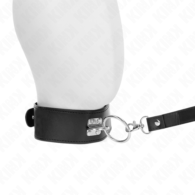 KINK - HALSBAND MET STUDS EN LEIDSEL 116 CM MET KUNSTLEREN BAND 50 X 5 CM