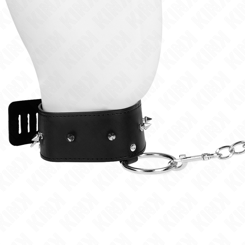 KINK - HALSBAND 65 CM MET LEIDSEL EN ZILVEREN STUDS MODEL 2 VERSTELBAAR 36-43 CM X 5 CM