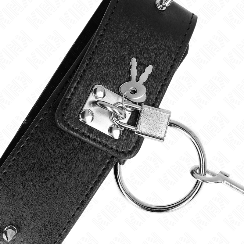 KINK - HALSBAND 65 CM MET LEIDSEL EN ZILVEREN STUDS MODEL 2 VERSTELBAAR 36-43 CM X 5 CM