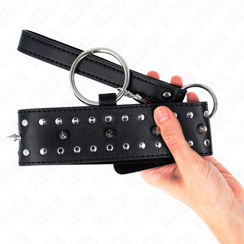 KINK - HALSBAND MET RIEM 65 CM EN LEIDSEL MET ZILVEREN STUDS MODEL 1 VERSTELBAAR 36-43 CM X 5 CM