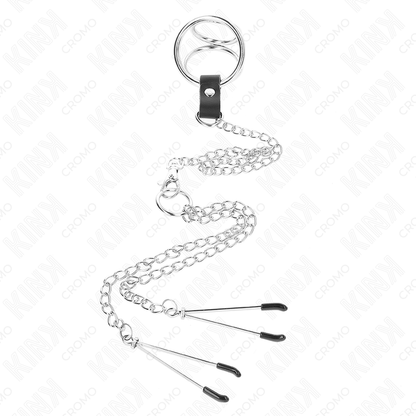 KINK - TRIPLE CHROME METALEN PENISRING 3.8 CM TOT 5 CM MET 26 CM METALEN KETTING EN TEPELKLEMMEN MODEL 2